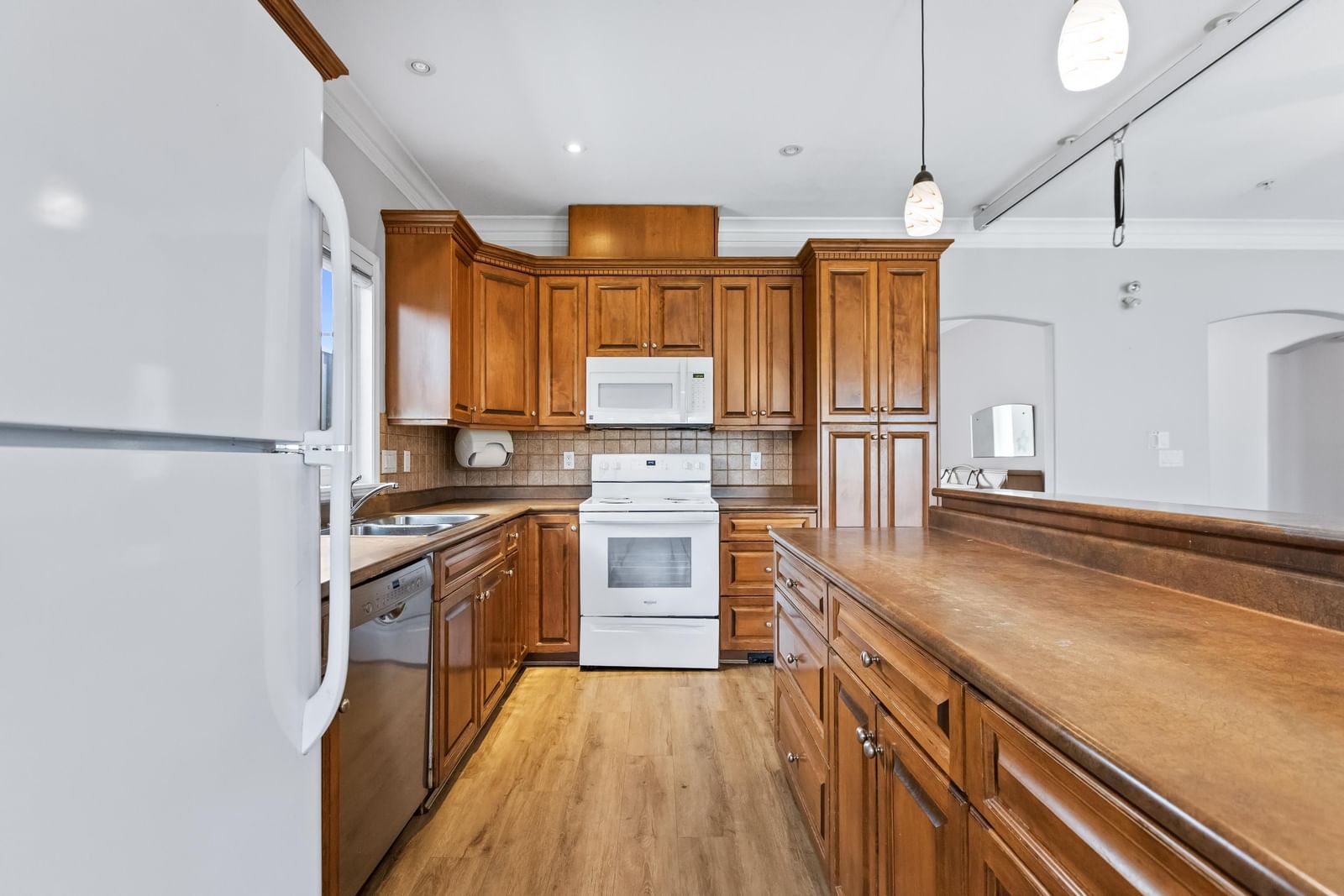 Listing Image 20