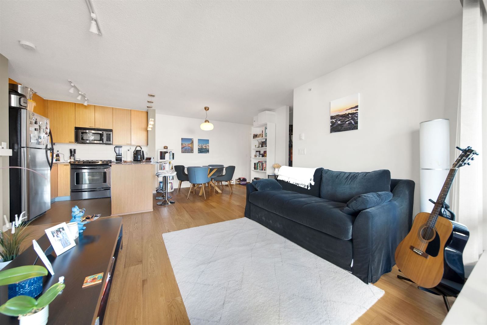Listing Image 9