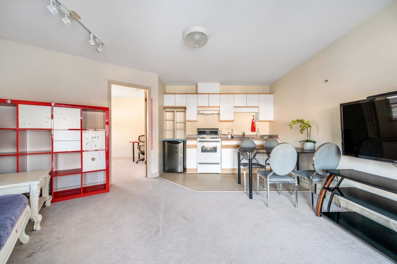 Listing Image 19