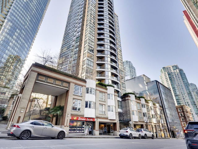 901 - 1166 Melville Street