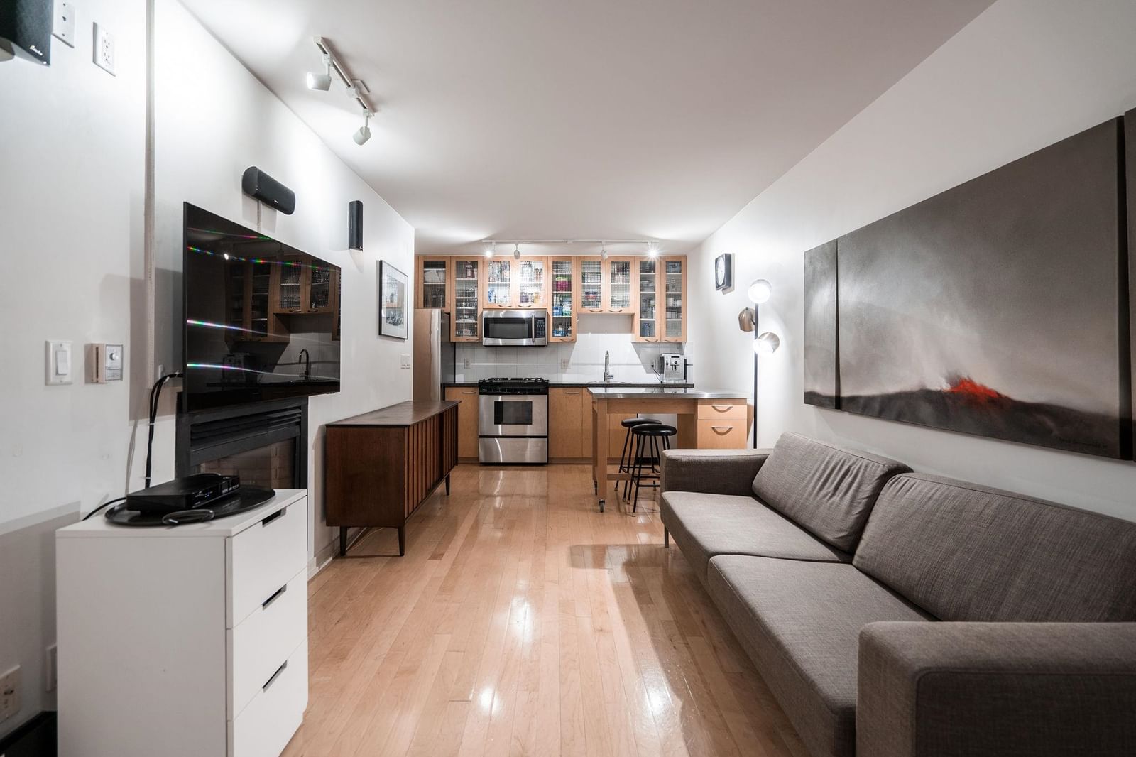 Listing Image 12