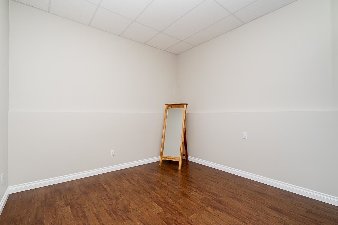 Listing Image 24