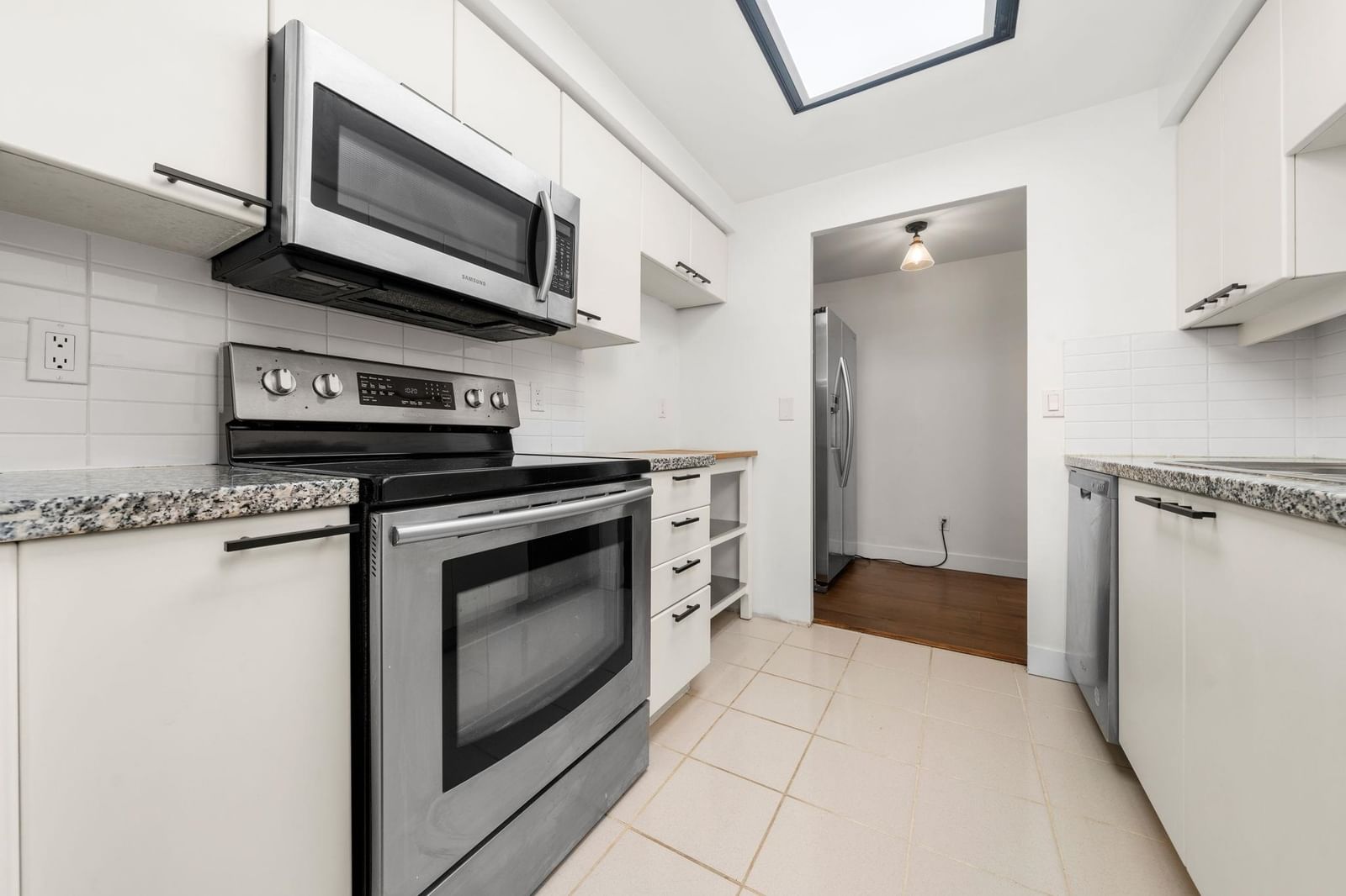 Listing Image 13