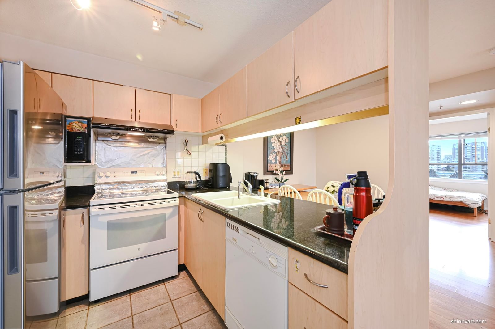 Listing Image 9