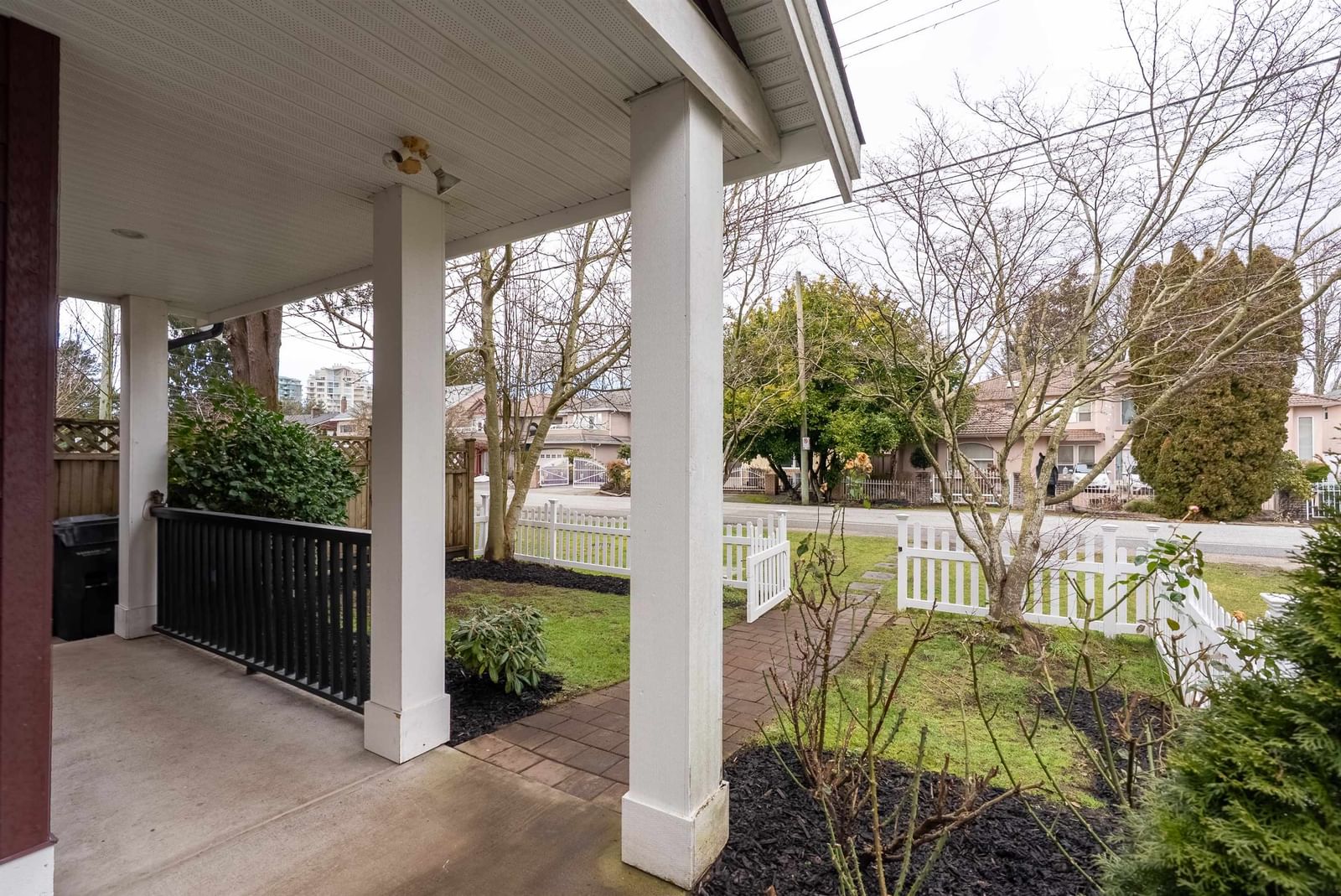 Listing Image 16