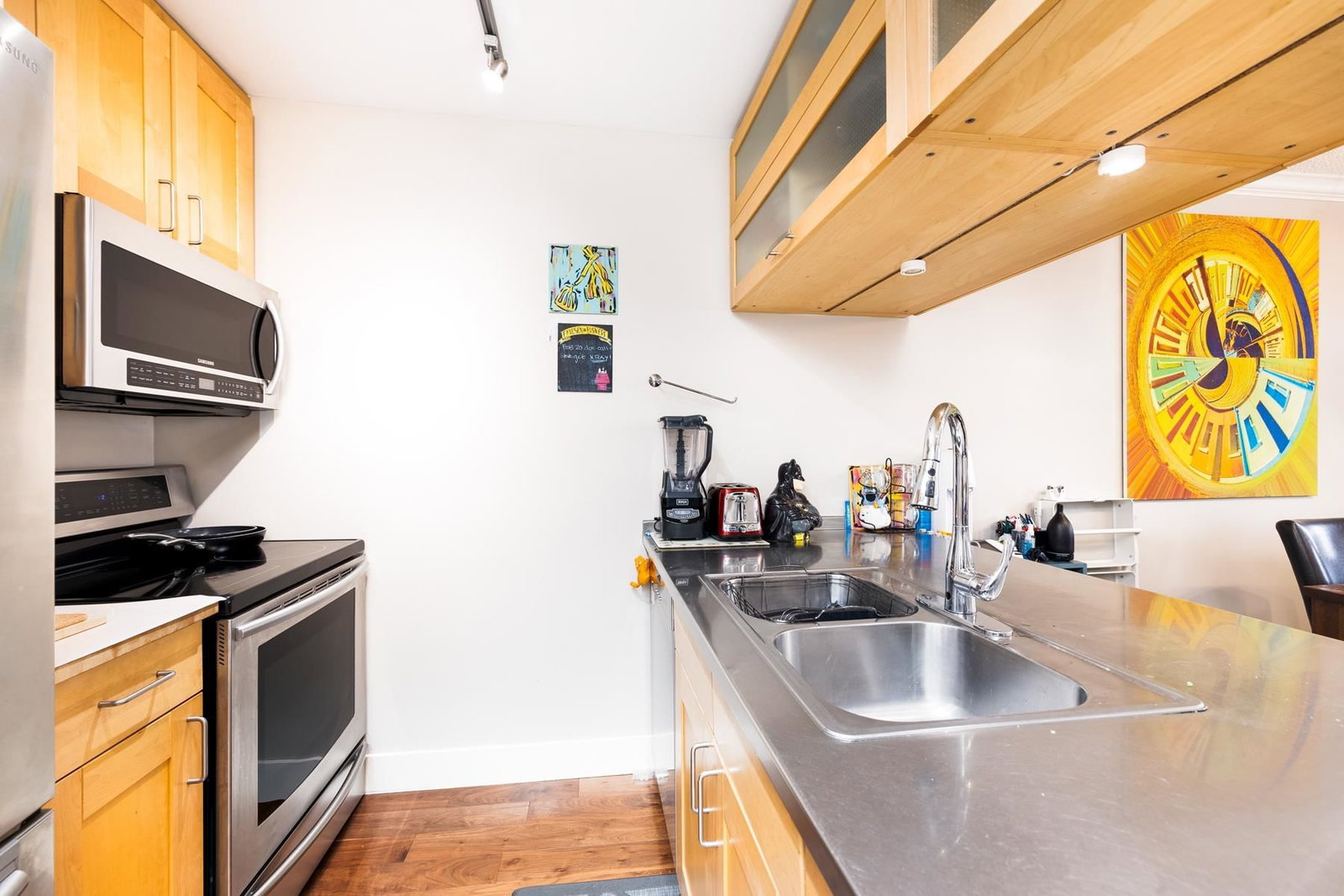 Listing Image 11