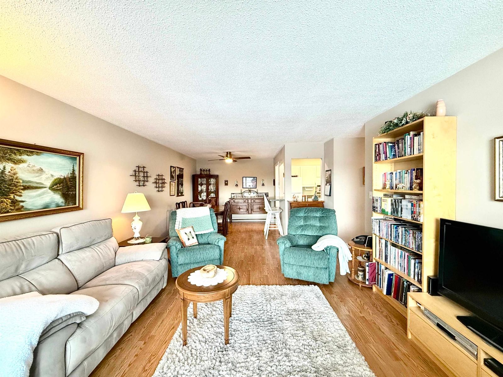 Listing Image 12