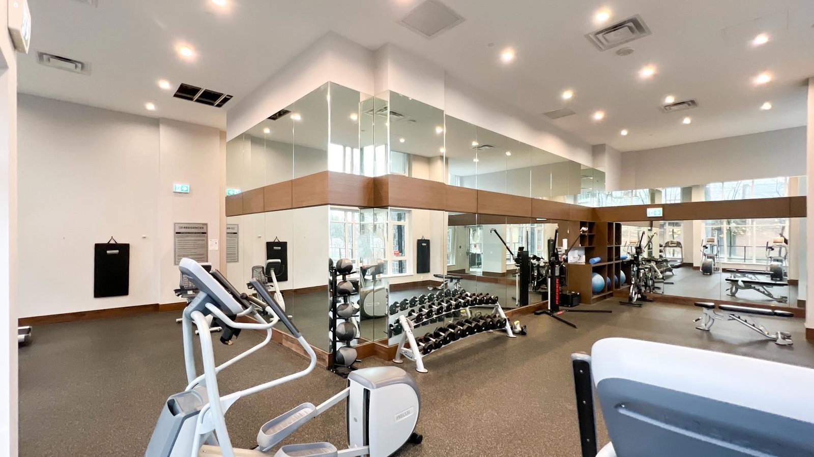 Listing Image 21