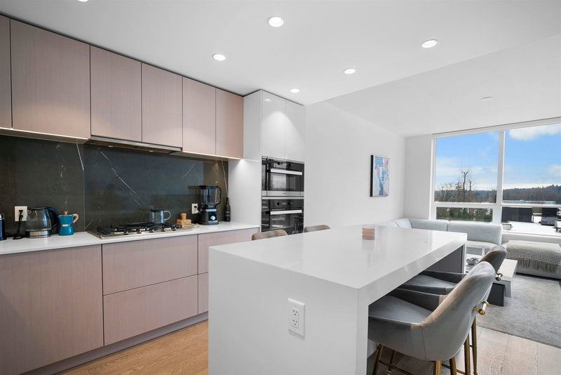 505 - 1675 Lions Gate Lane, North Vancouver, V7P 3B4 | Image 2