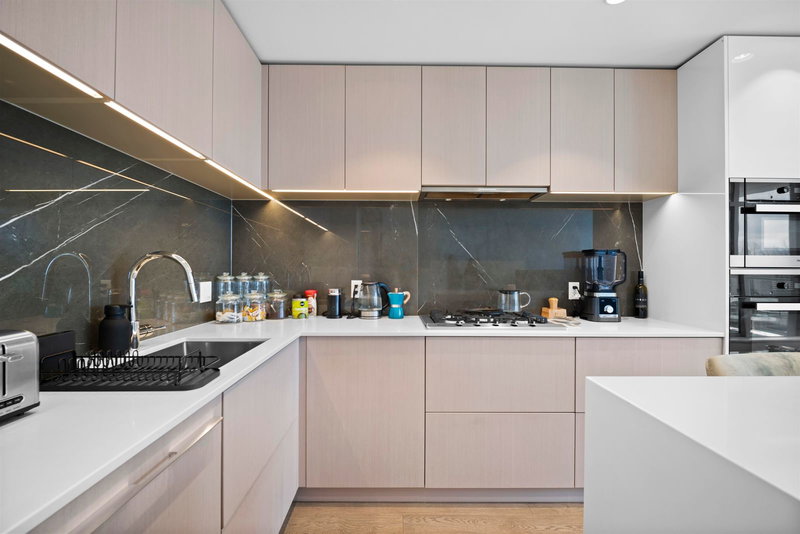 505 - 1675 Lions Gate Lane, North Vancouver, V7P 3B4 | Image 3