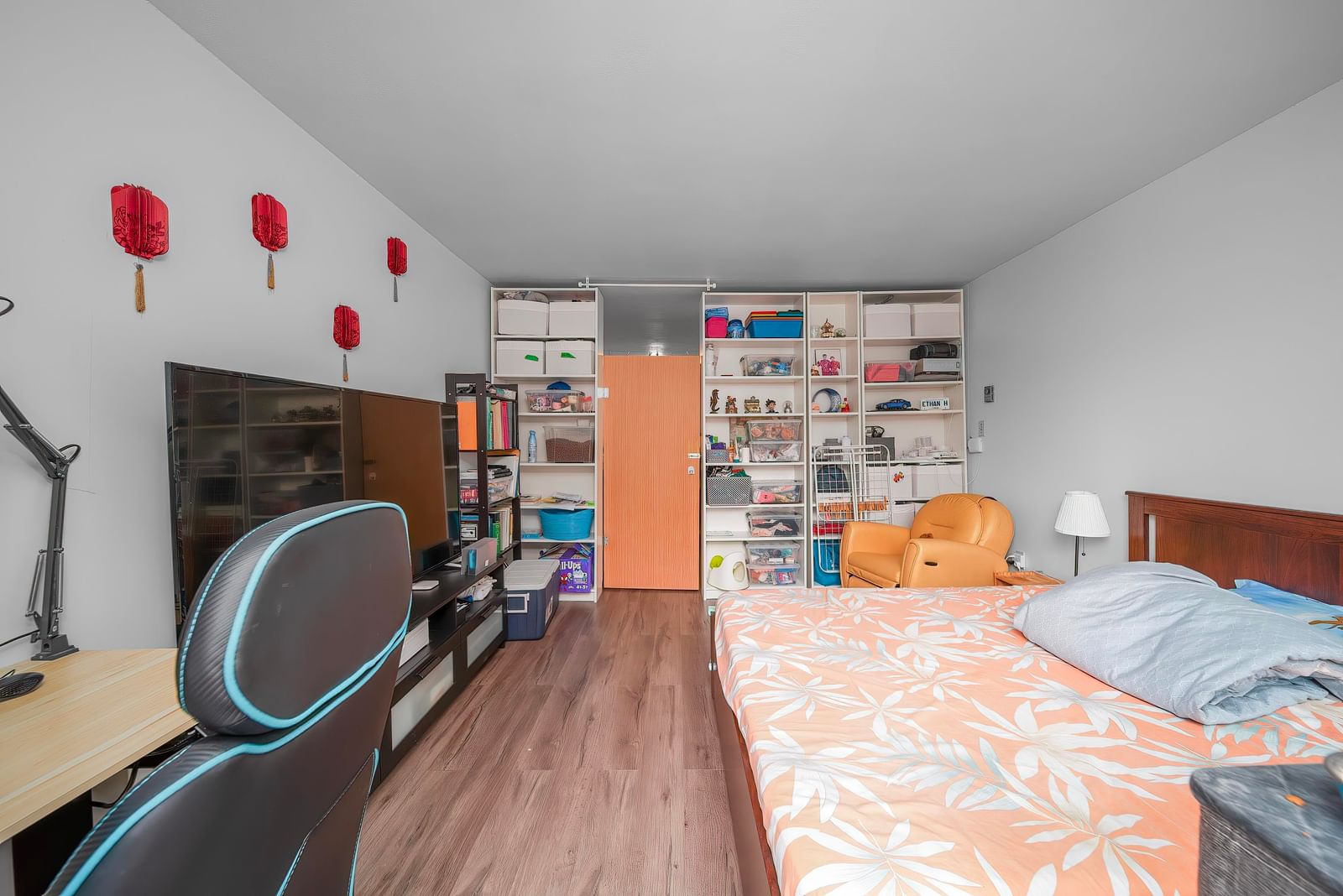 Listing Image 5