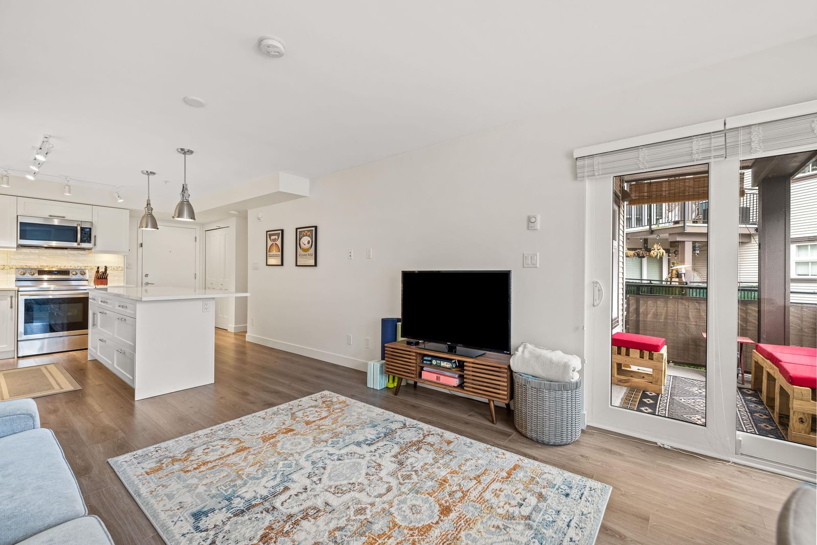 Listing Image 12