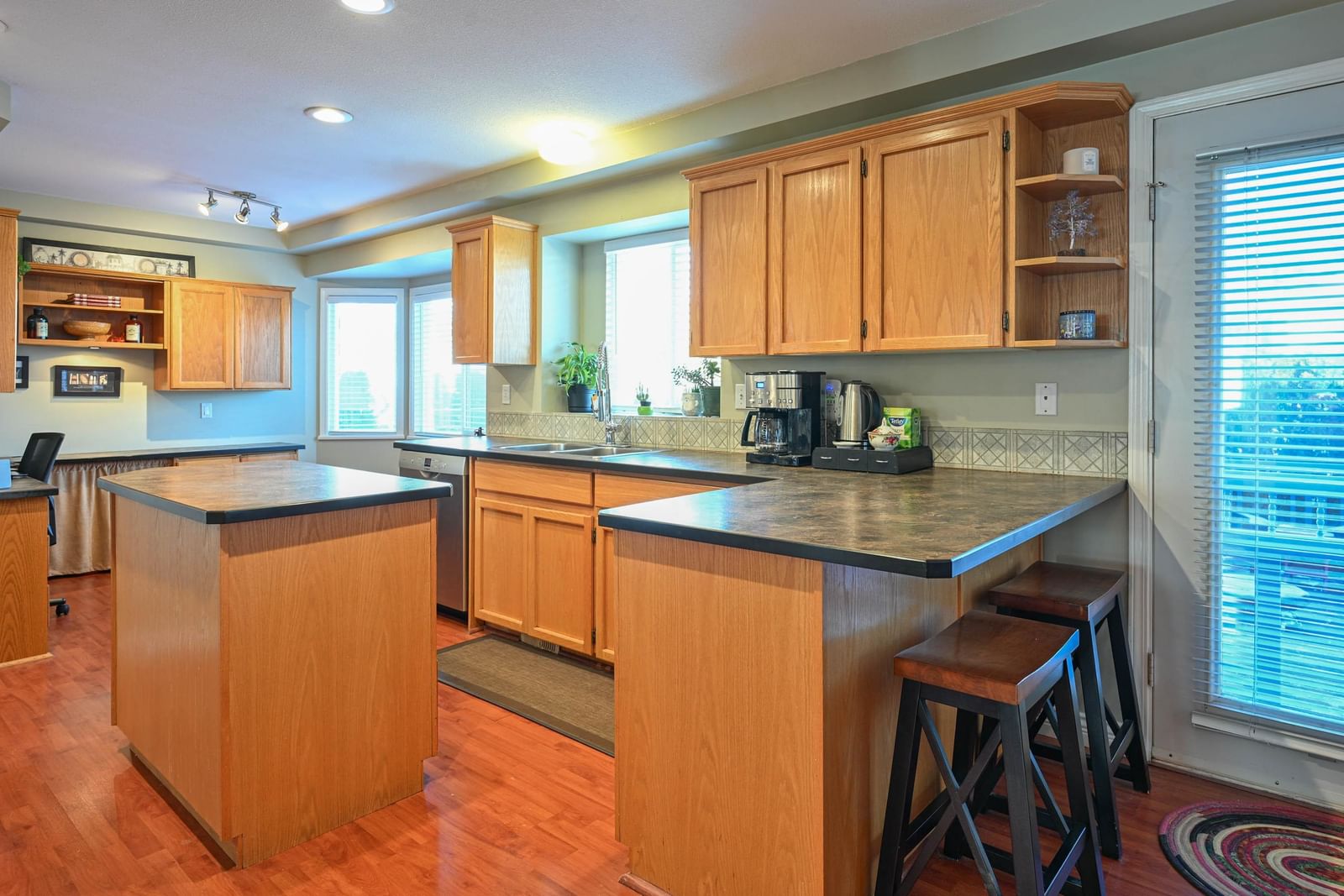 Listing Image 10
