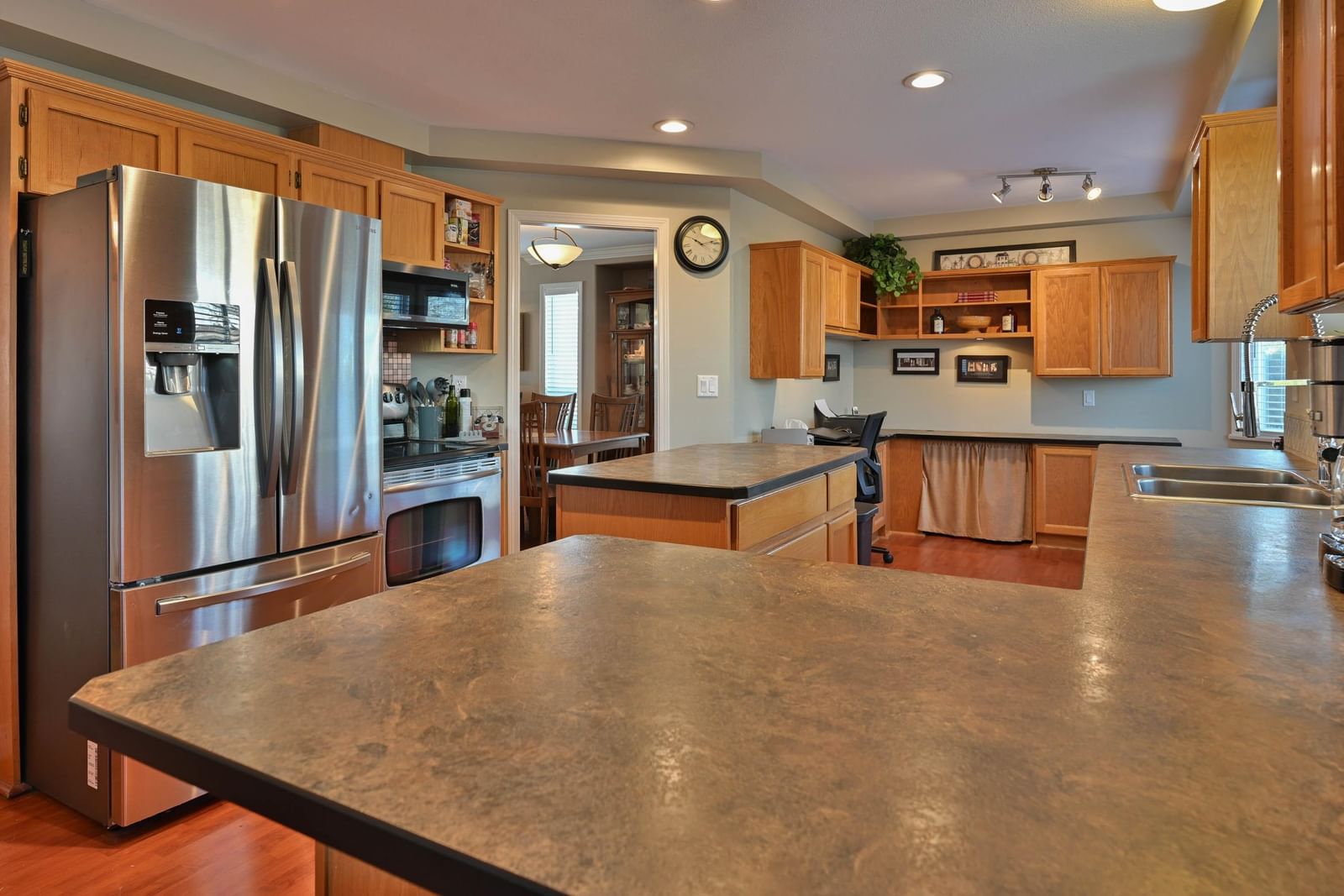 Listing Image 11