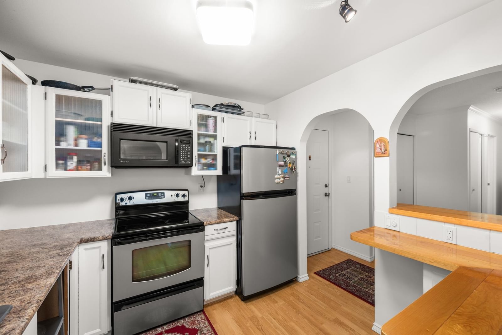 Listing Image 12