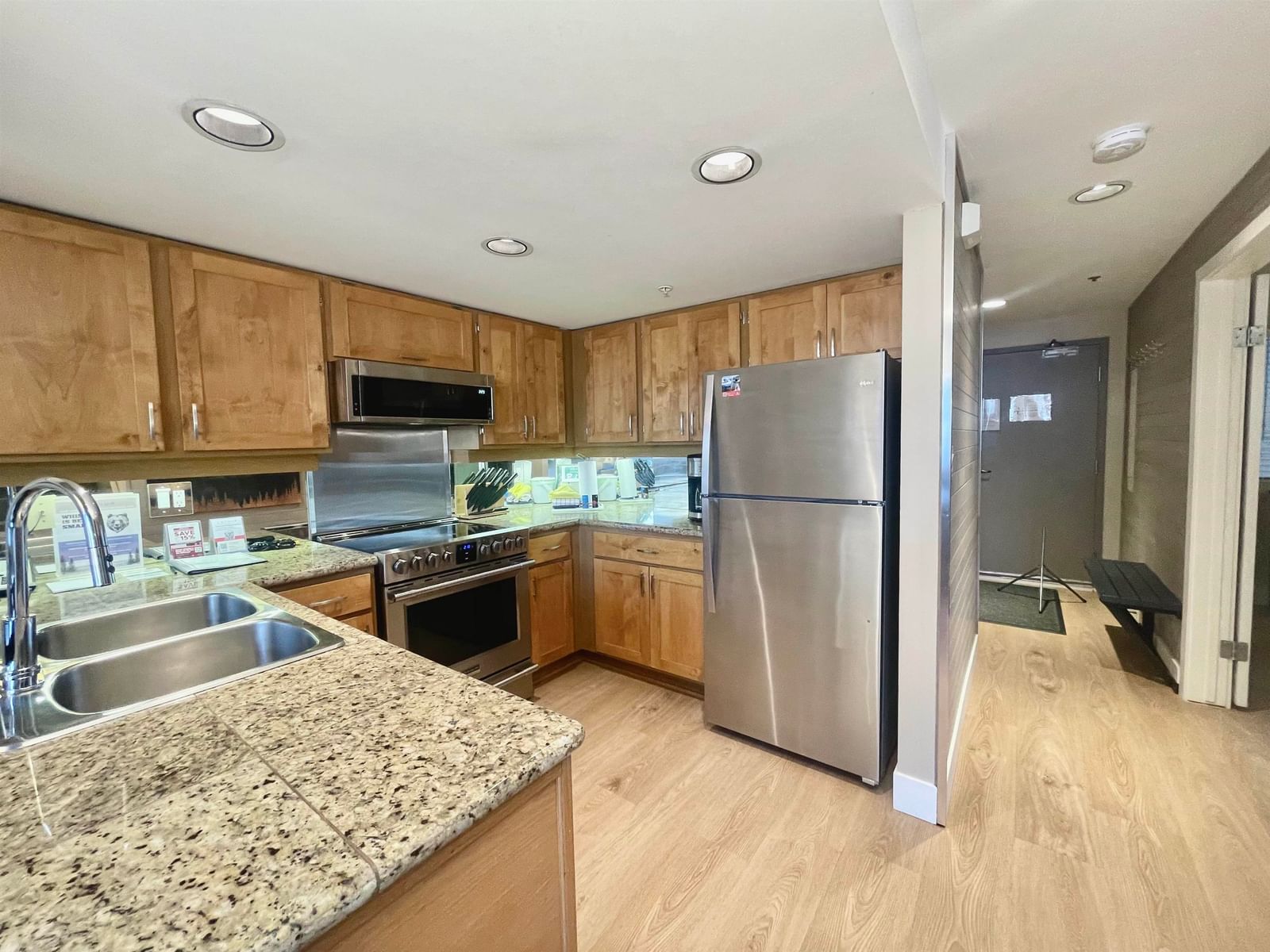Listing Image 14