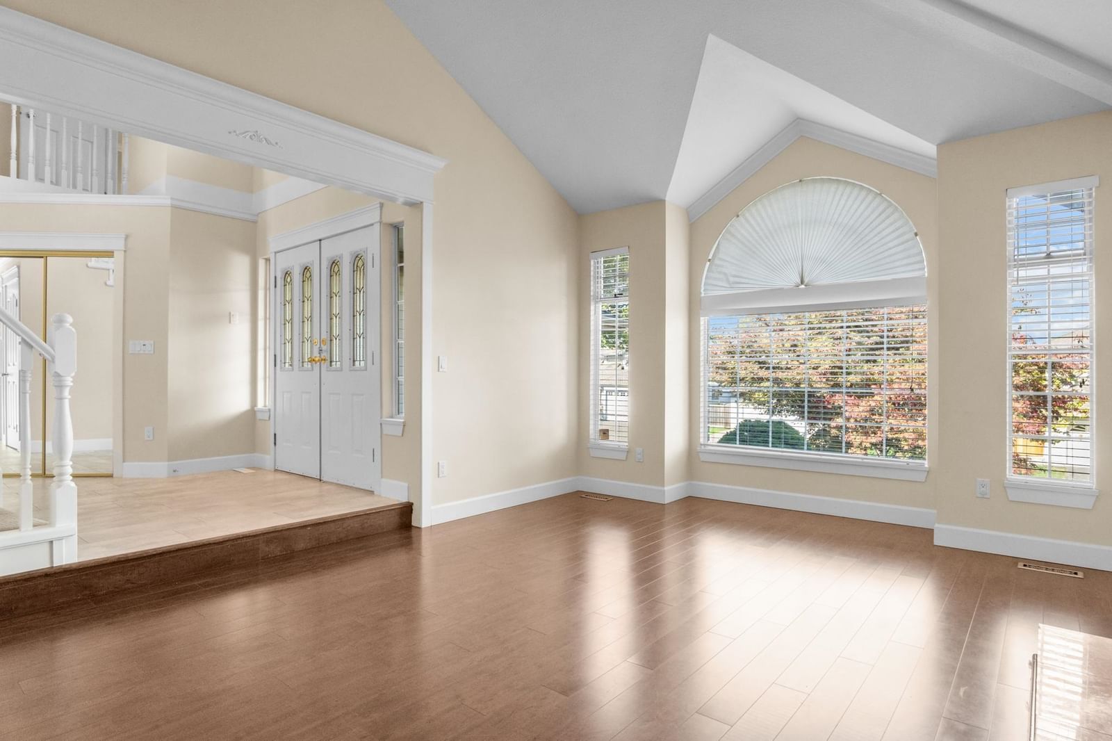 Listing Image 12
