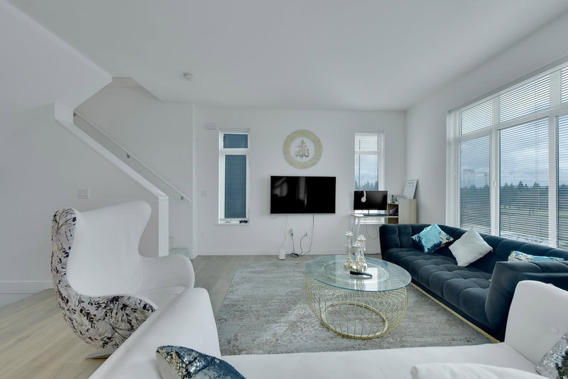 101 - 15255 Sitka Drive, Surrey, V3S 0B1 | Image 3