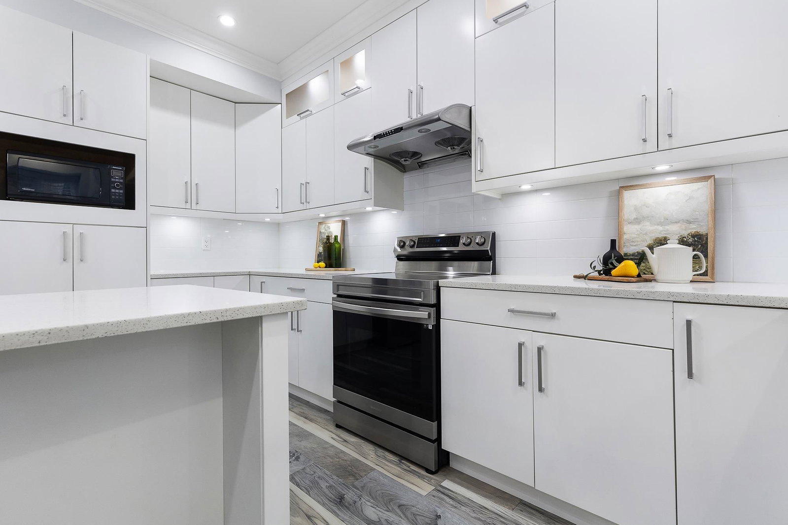 Listing Image 15