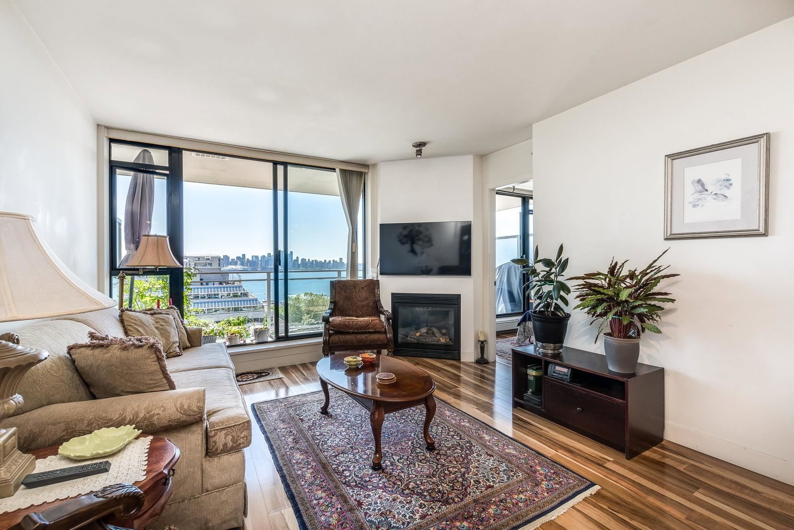 Listing Image 9