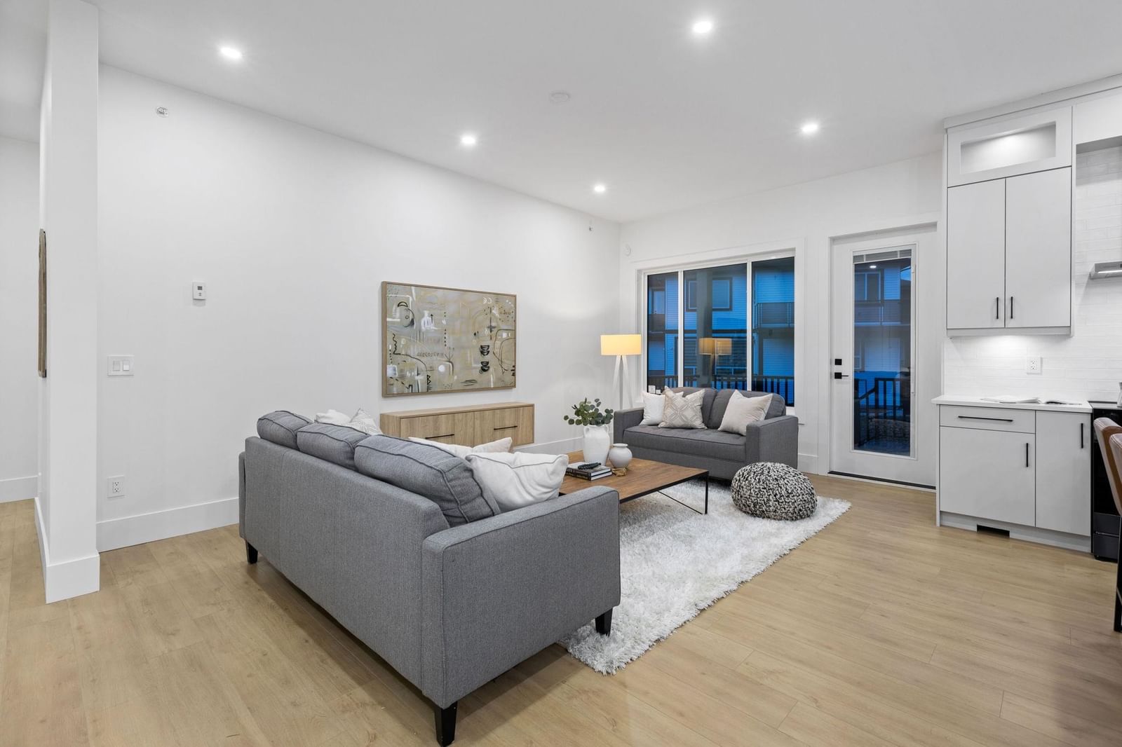 Listing Image 11
