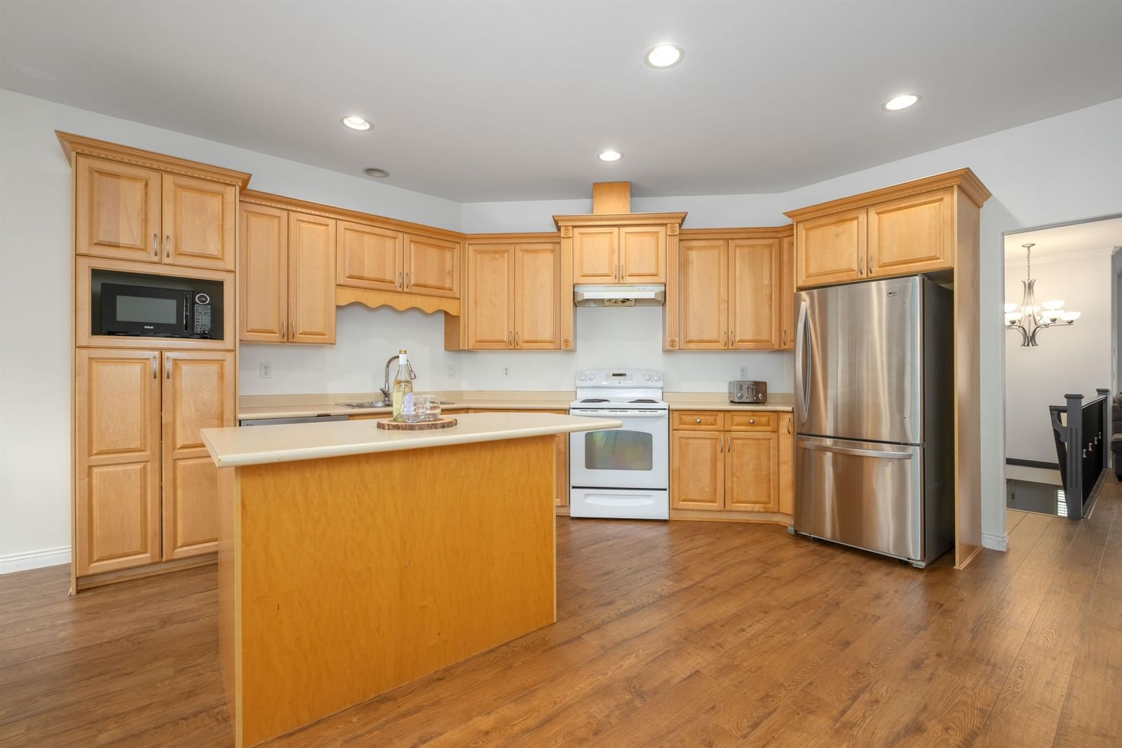 Listing Image 8