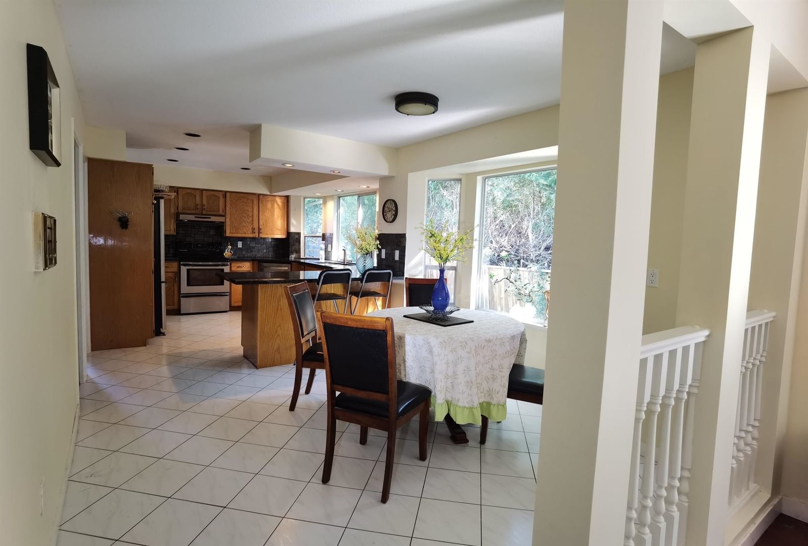 Listing Image 5