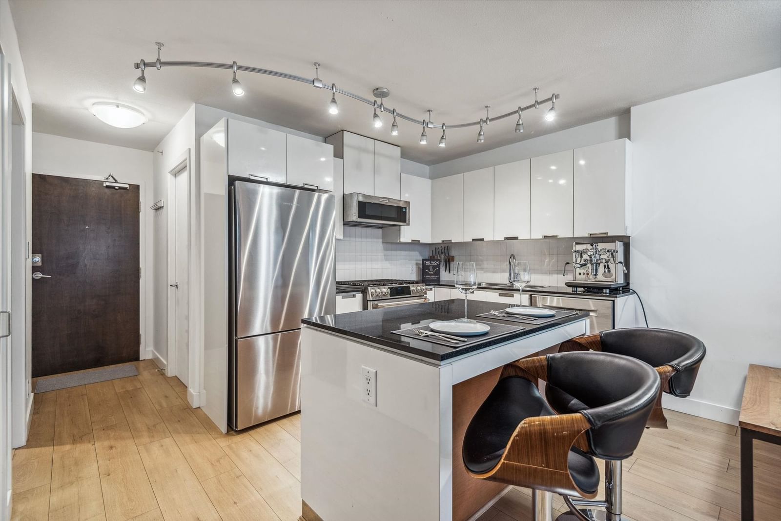 Listing Image 13
