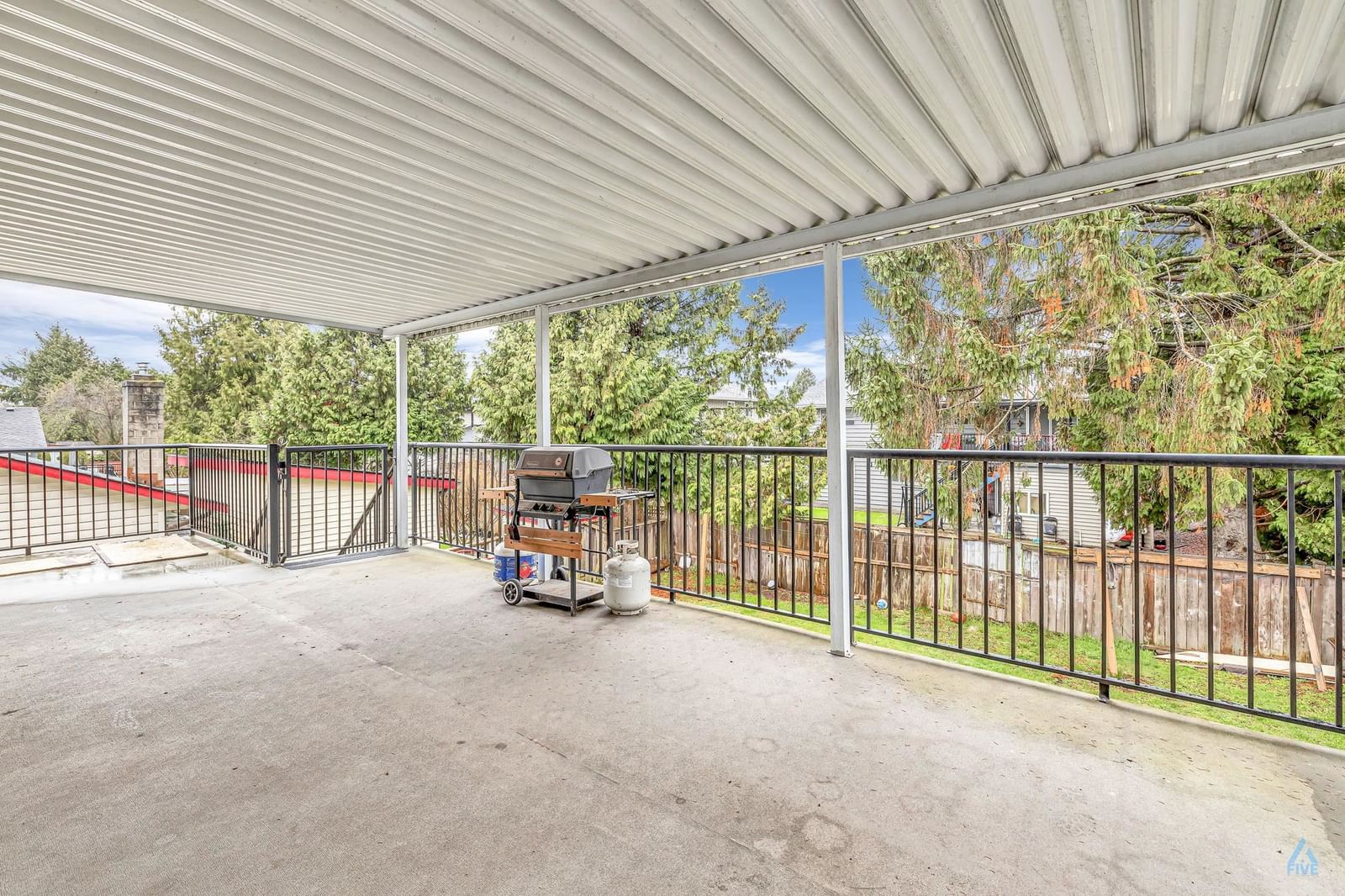 Listing Image 10