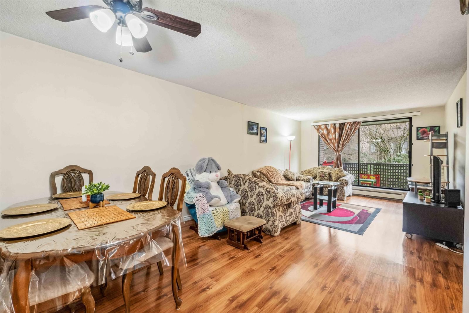 Listing Image 8