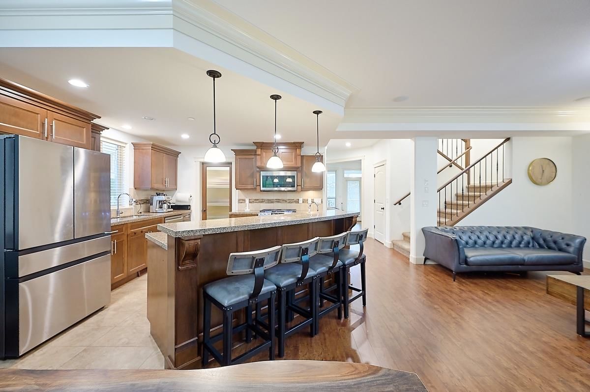Listing Image 10
