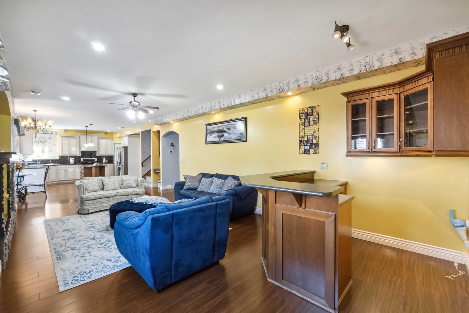 Listing Image 19