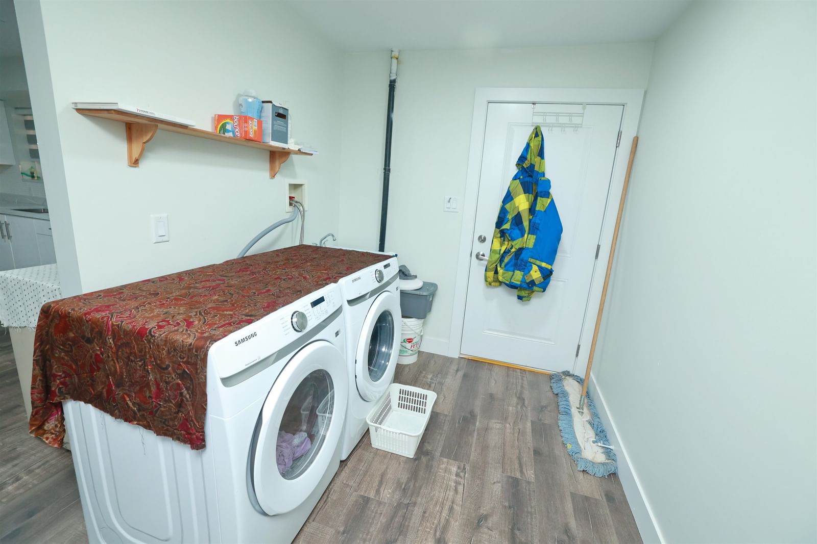 Listing Image 18