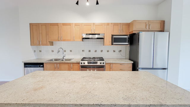 42 - 1370 Purcell Drive