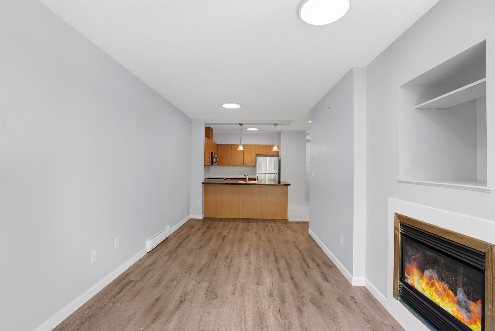 Listing Image 16