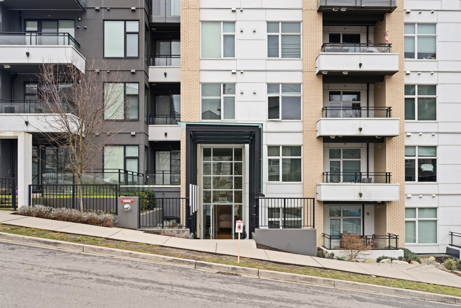 Listing Image 17