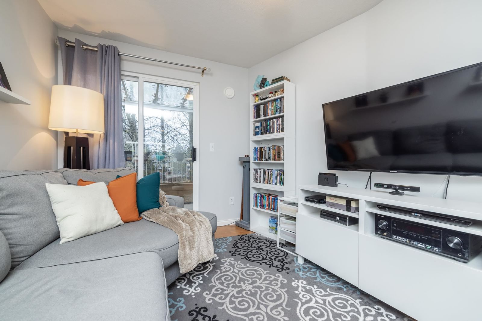 Listing Image 12