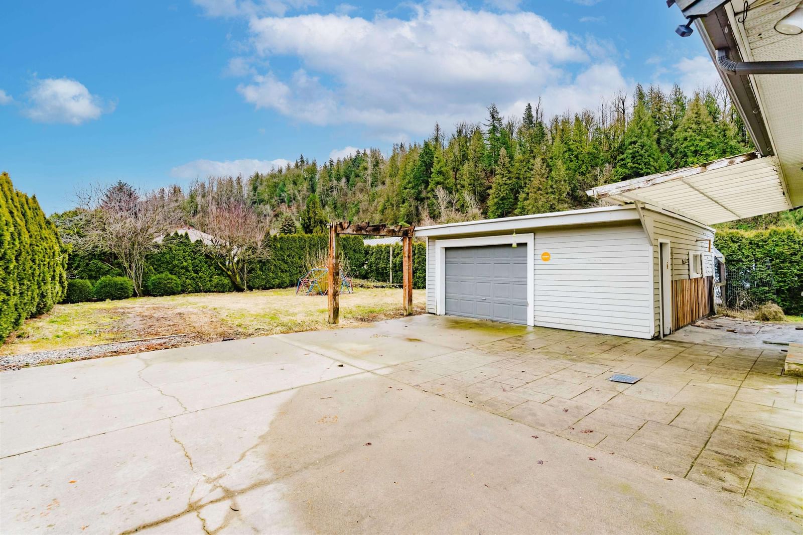 Listing Image 8