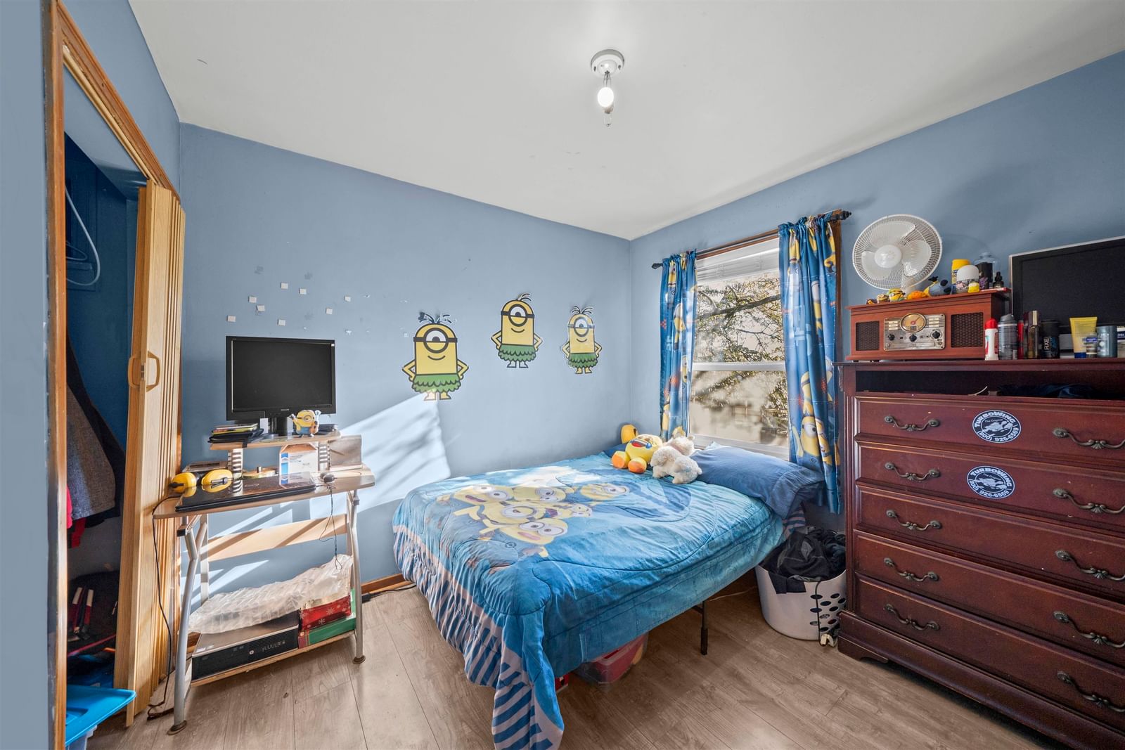 Listing Image 10