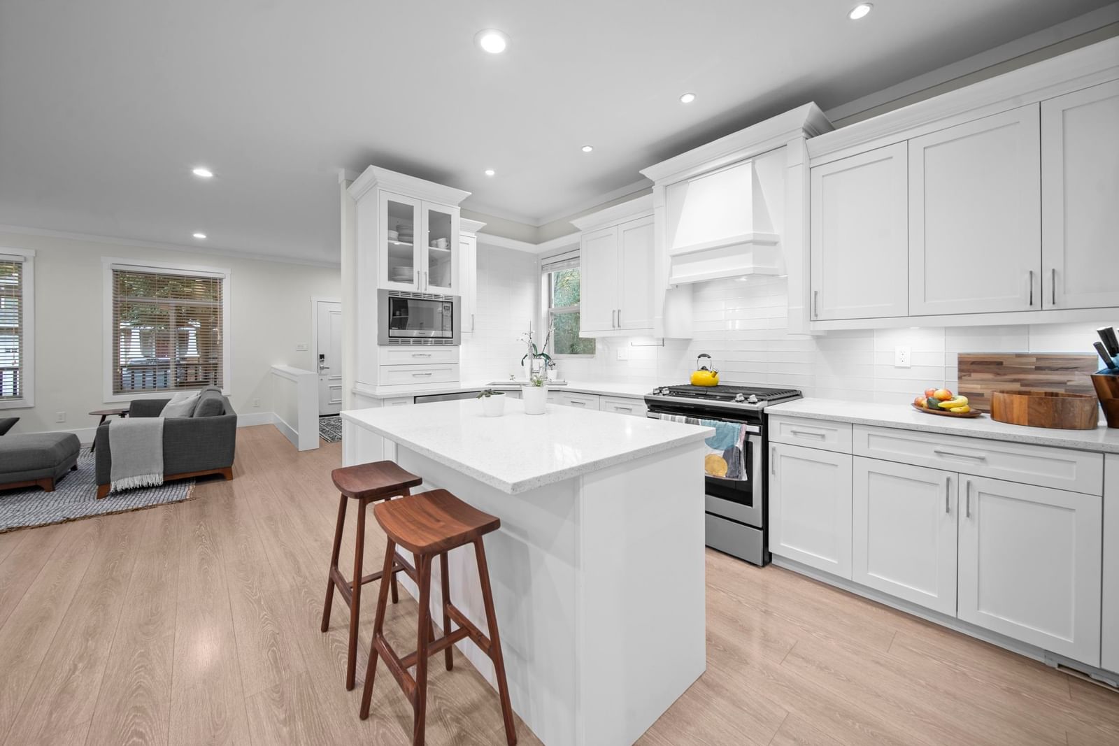 Listing Image 12