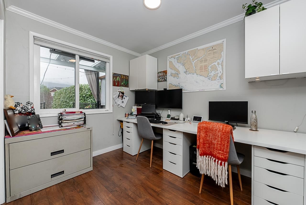 Listing Image 12