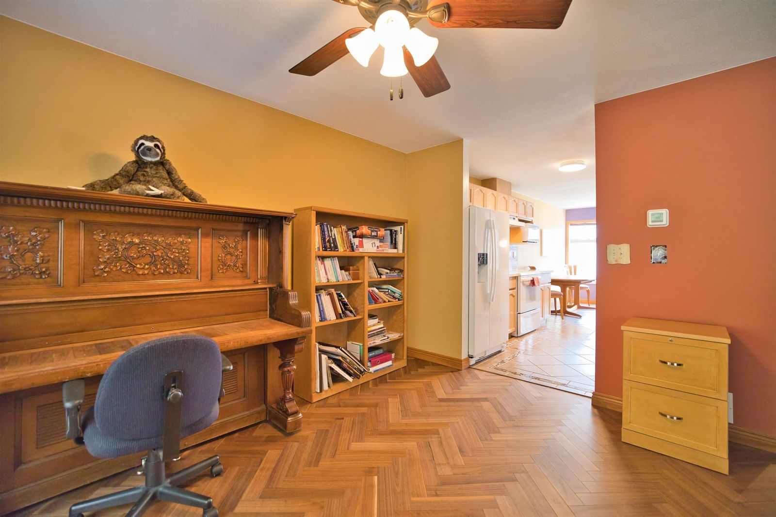 Listing Image 10