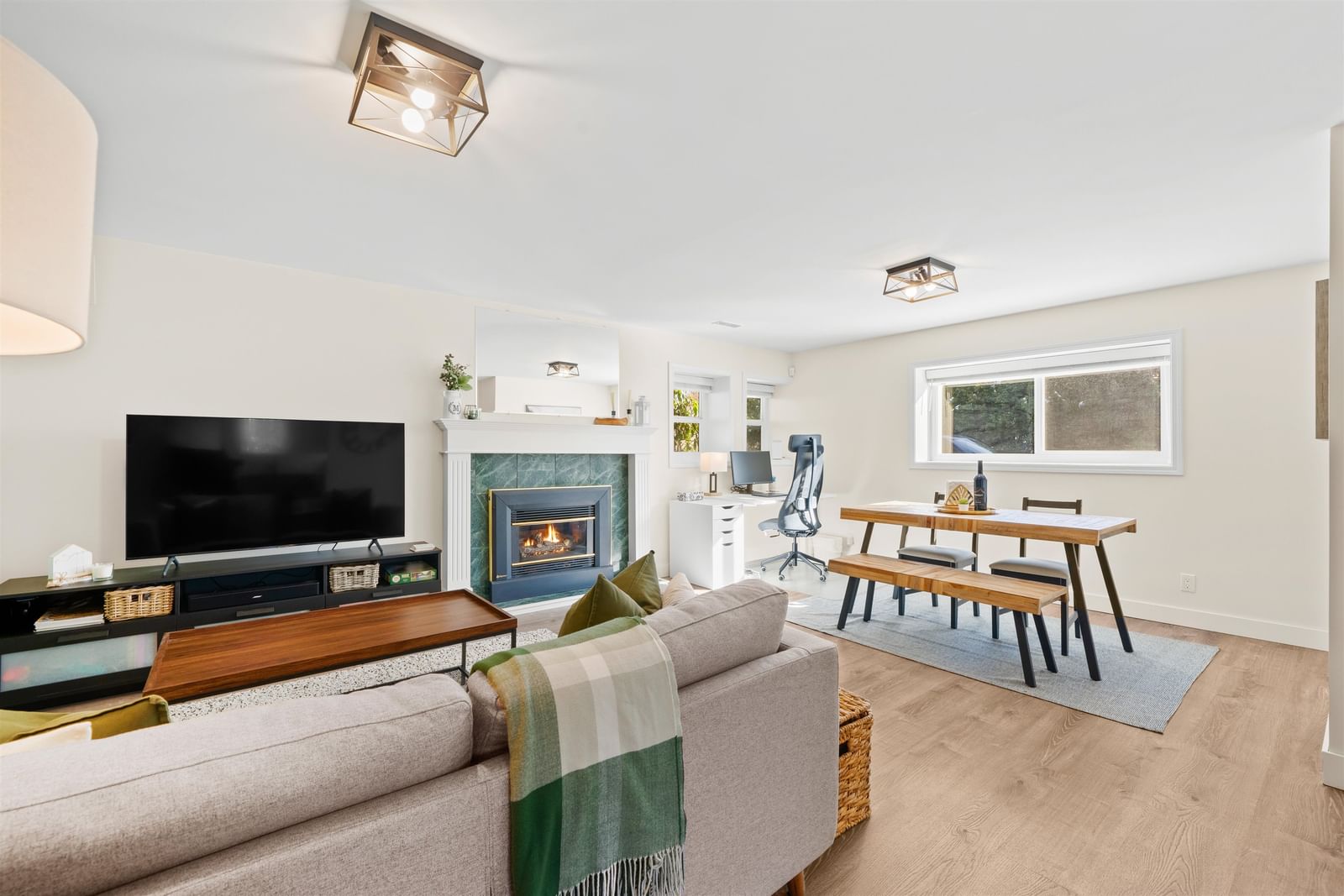 Listing Image 17