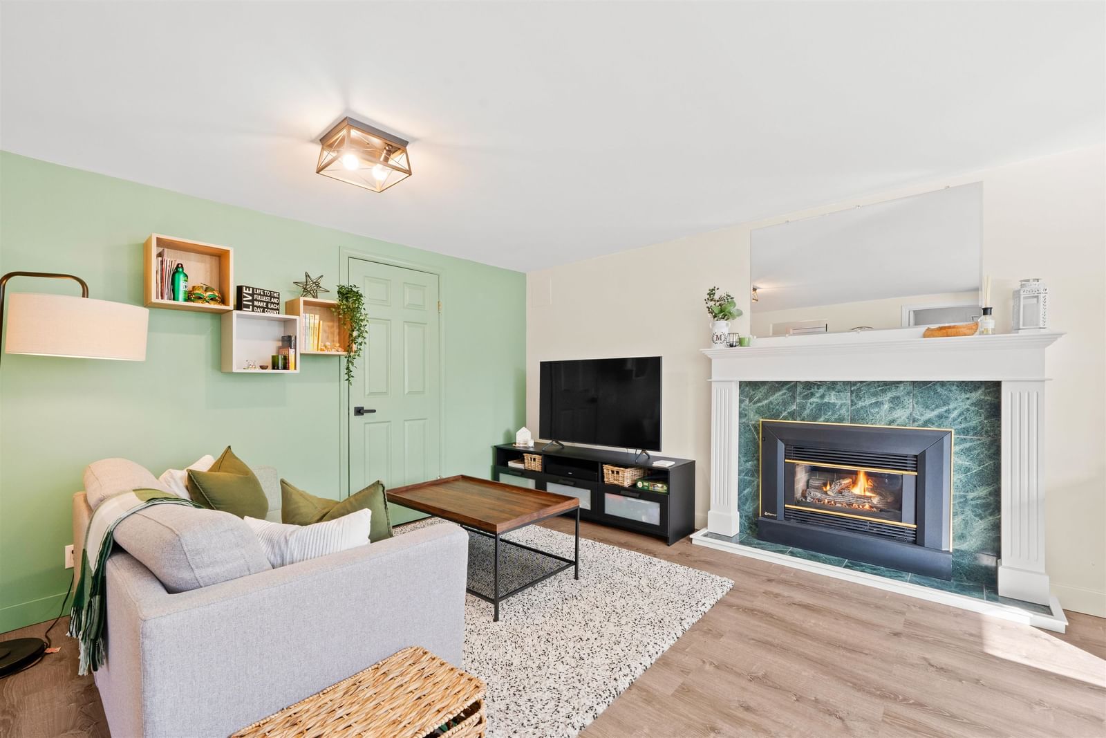 Listing Image 21