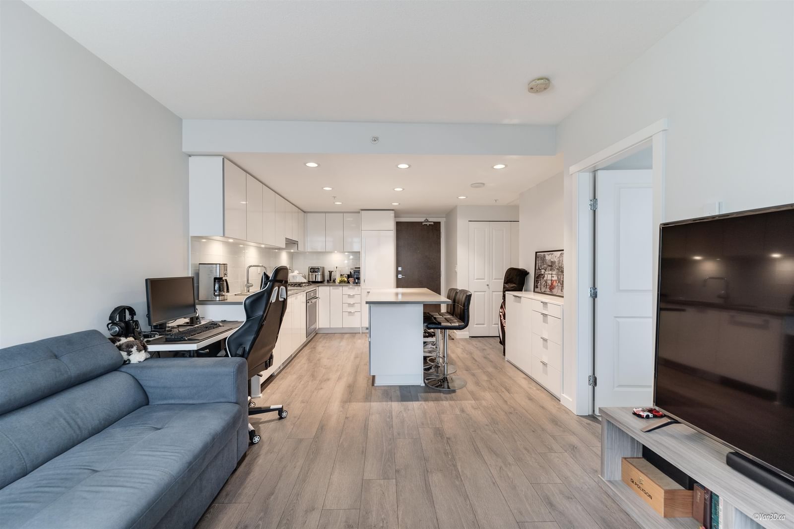 Listing Image 11