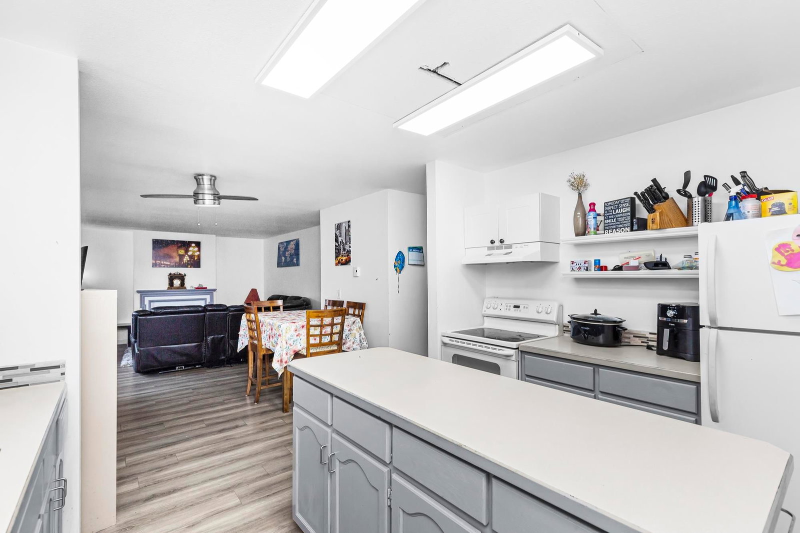 Listing Image 14
