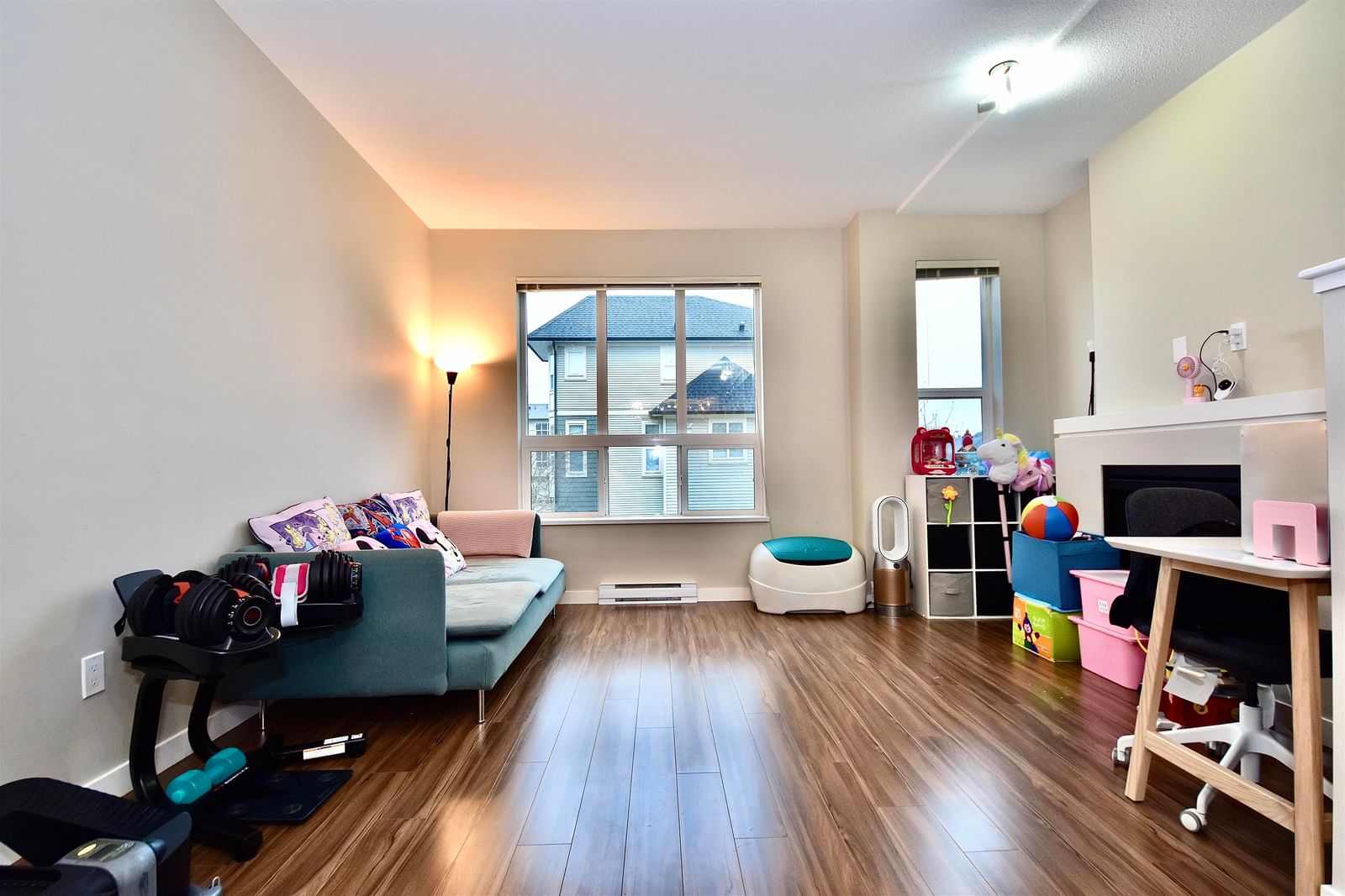 Listing Image 8