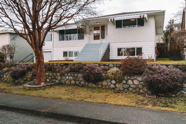 75 Mott Crescent