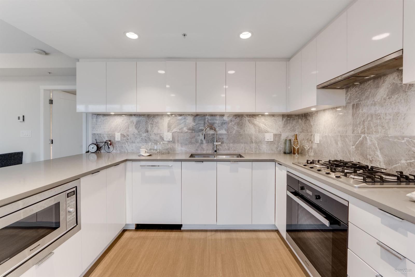 Listing Image 10