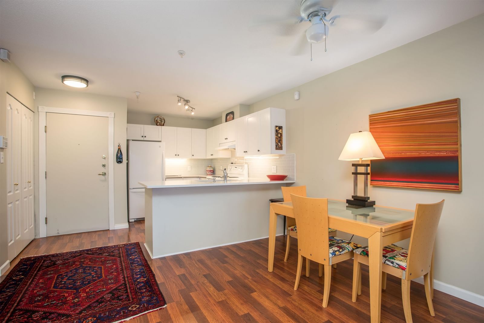 Listing Image 8